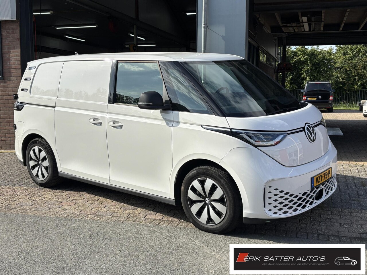 Volkswagen ID. Buzz Cargo - 77 kWh 204 PK | 3 persoons |  Virtueel dashbord| PDC | inklapbare trekhaak| Vierseizoens b - AutoWereld.nl