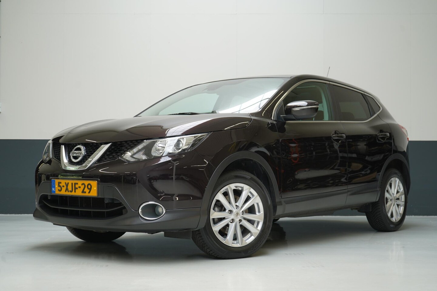 Nissan Qashqai - 1.2 Connect Edition | Trekhaak | Panoramadak | Keyless | Camera | Navigatie - AutoWereld.nl