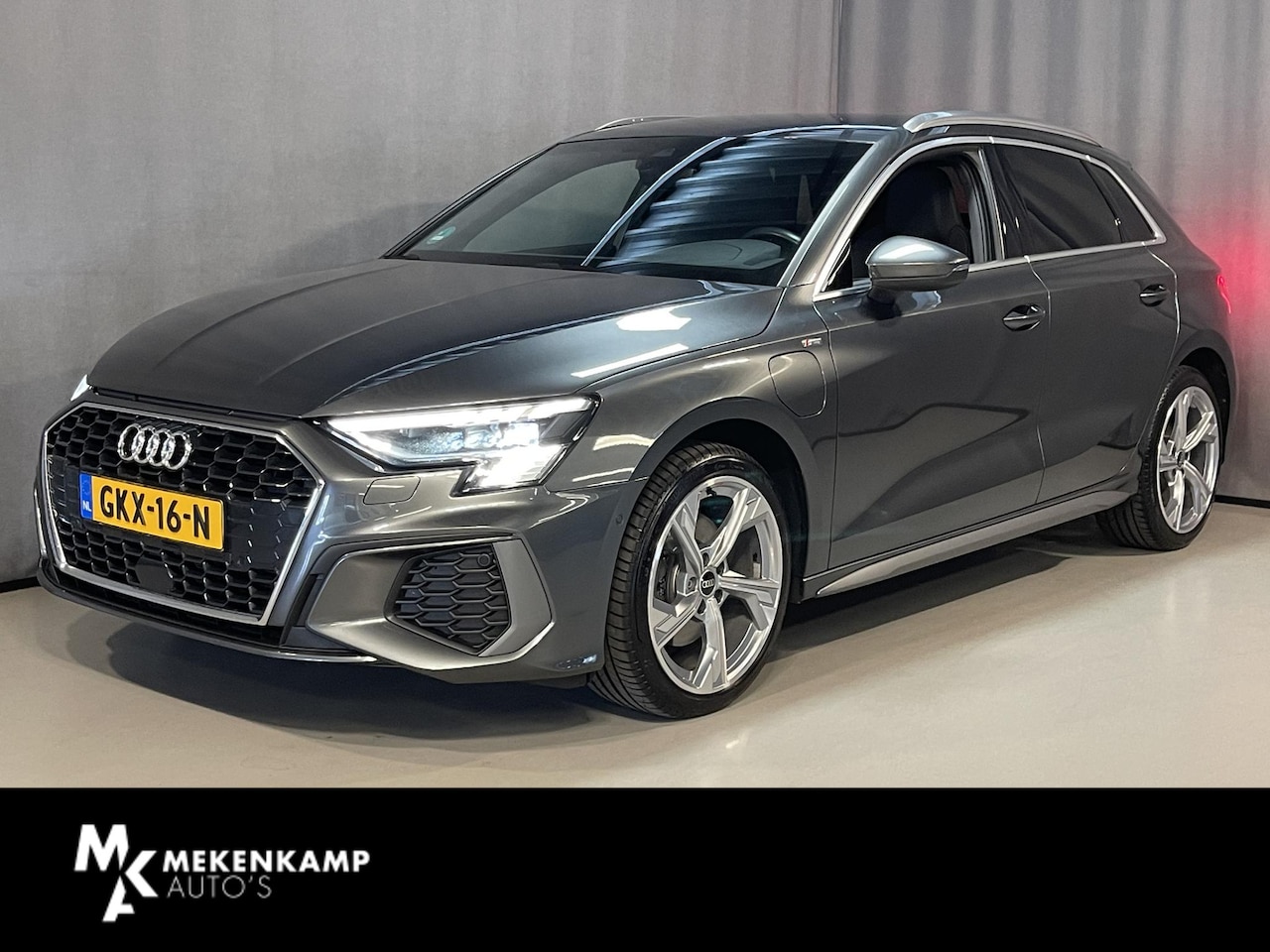Audi A3 Sportback - 40 TFSI e S edition Competition 18"/B&O/Elektrische stoel + memory/Camera/Trekhaak/Keyless - AutoWereld.nl