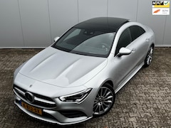 Mercedes-Benz CLA-Klasse - CLA 250 4MATIC PREMIUM PLUS AMG HUD PANORAMADAK BTW ORIGINEEL NEDERLANDS NAP DEALER ONDERH