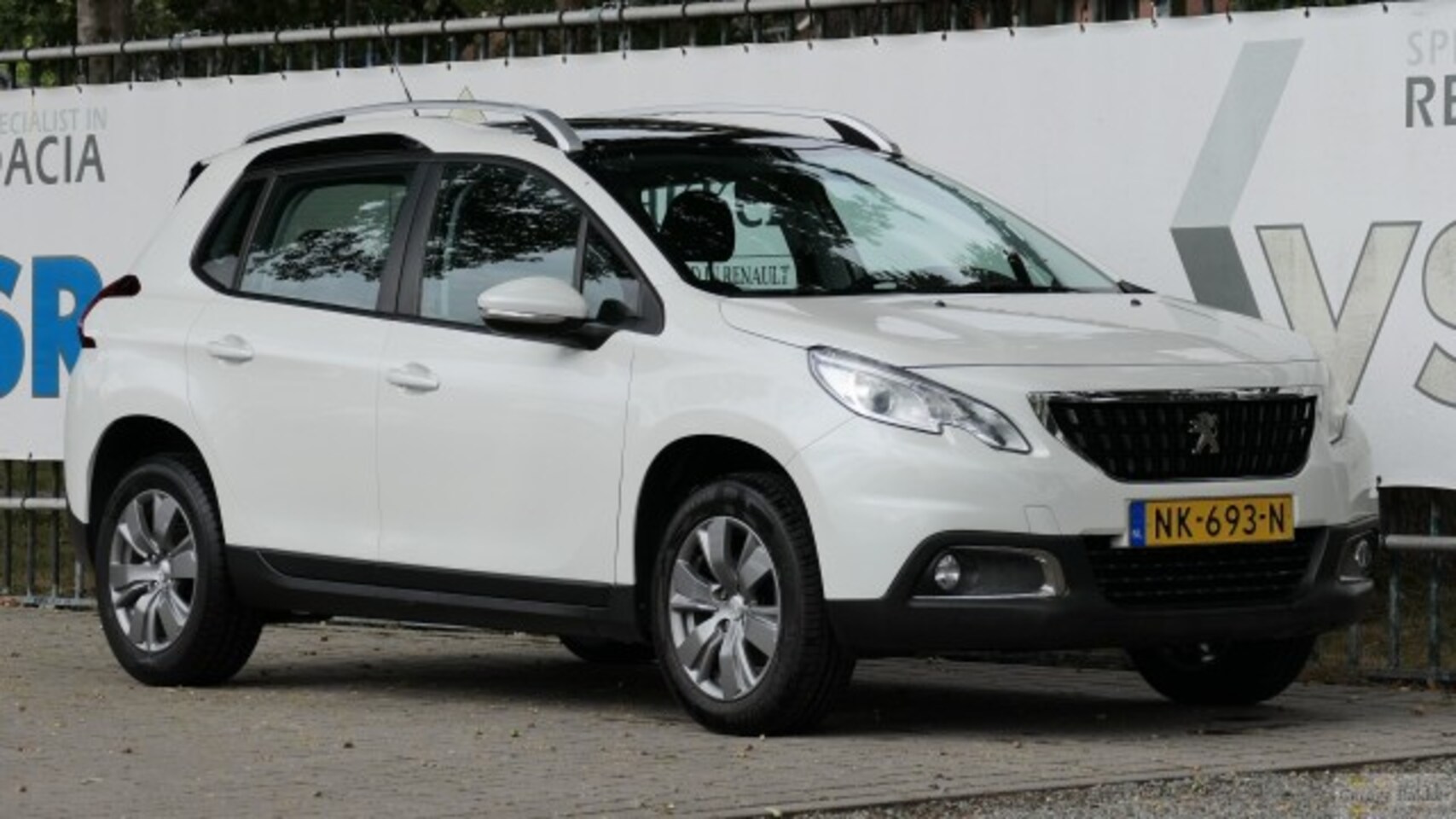 Peugeot 2008 - 1.2 PureTech Blue Lion 1.2 PureTech Blue Lion - AutoWereld.nl