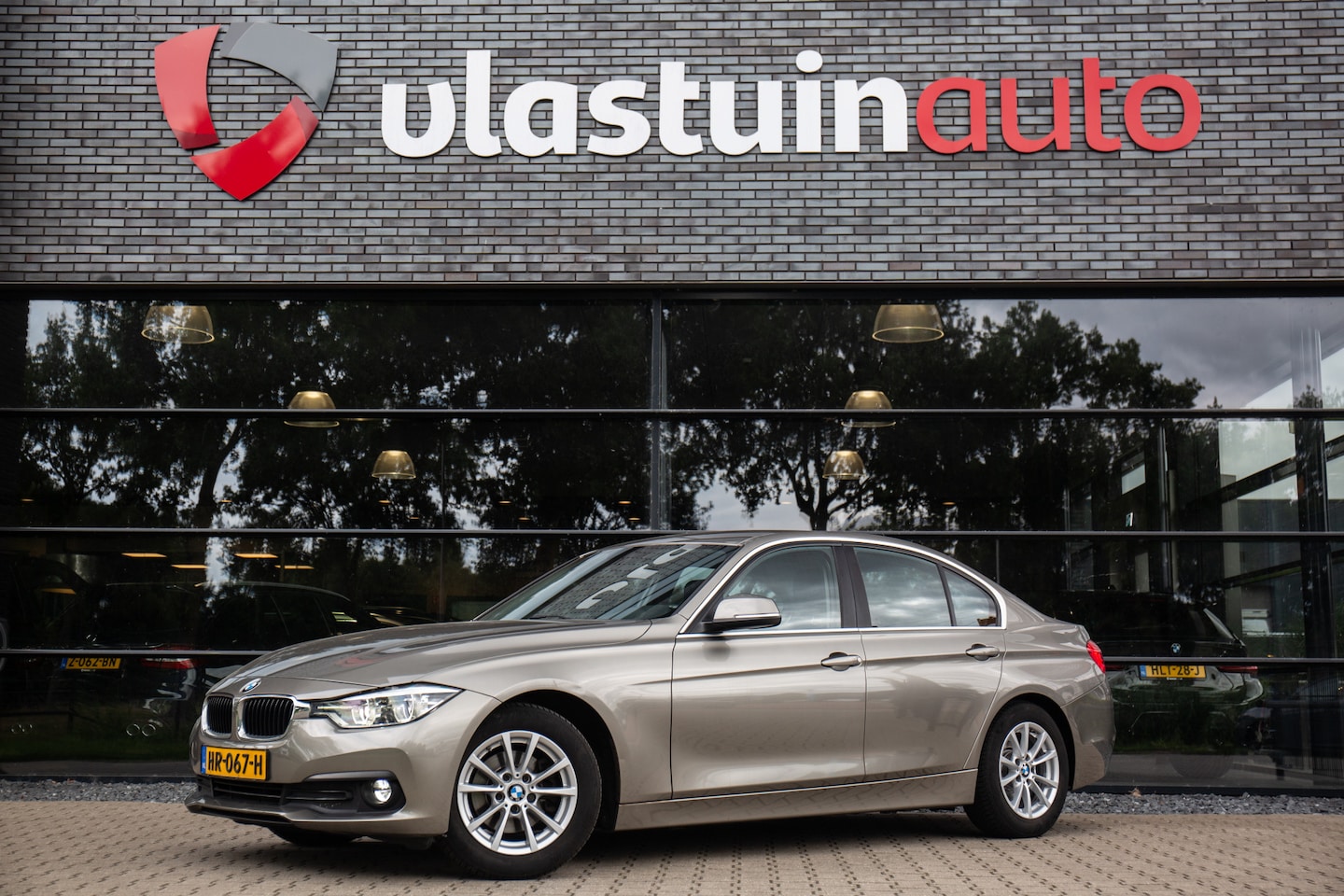 BMW 3-serie - 320d Corporate Lease Essential 320d Corporate Lease Essential , Sportstoelen - AutoWereld.nl