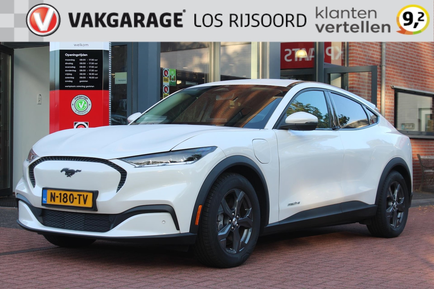 Ford Mustang Mach-E - 75kWh | 18 X Op Voorraad! | Camera | Vol- Leder | Adaptive Cruise & Climate Control | Stoe - AutoWereld.nl