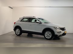 Volkswagen T-Roc - 1.5 TSI Style DSG Appconnect Parkeersensoren