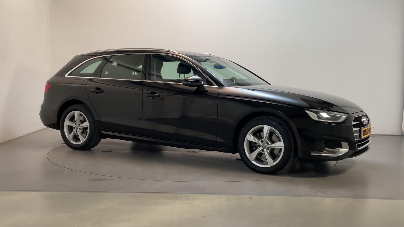 Audi A4 Avant - 35 TFSI Launch edition Business Navigatie Climate Control sfeerverlichting - AutoWereld.nl