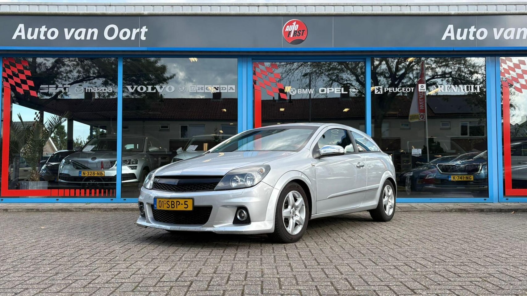 Opel Astra GTC - 1.6 Business 1.6 Business - AutoWereld.nl