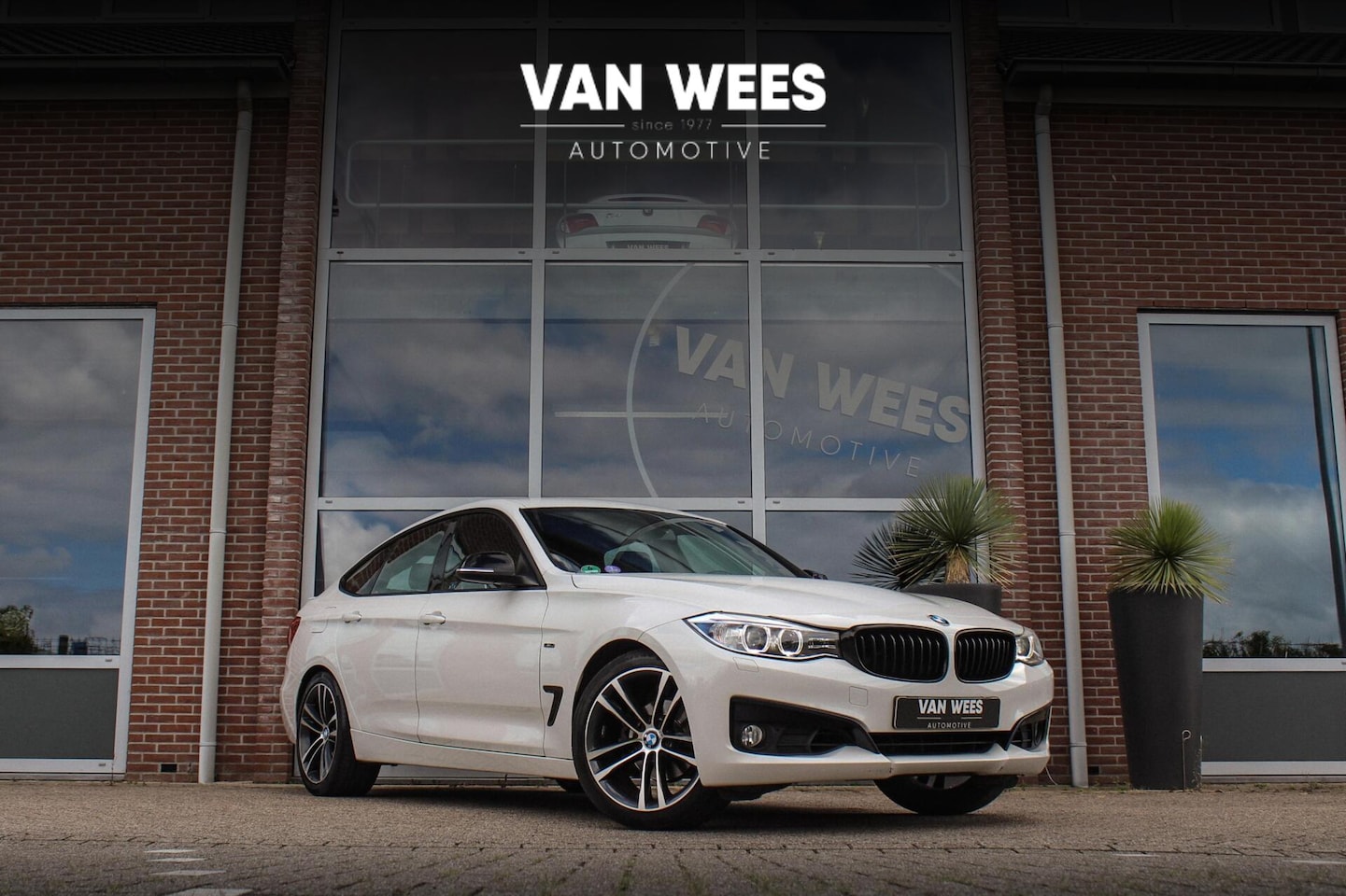 BMW 3-serie Gran Turismo - 320i F34 High Executive Sport-Line | 185 pk | Automaat | Xenon | Sportstuur | Navi | 19 in - AutoWereld.nl