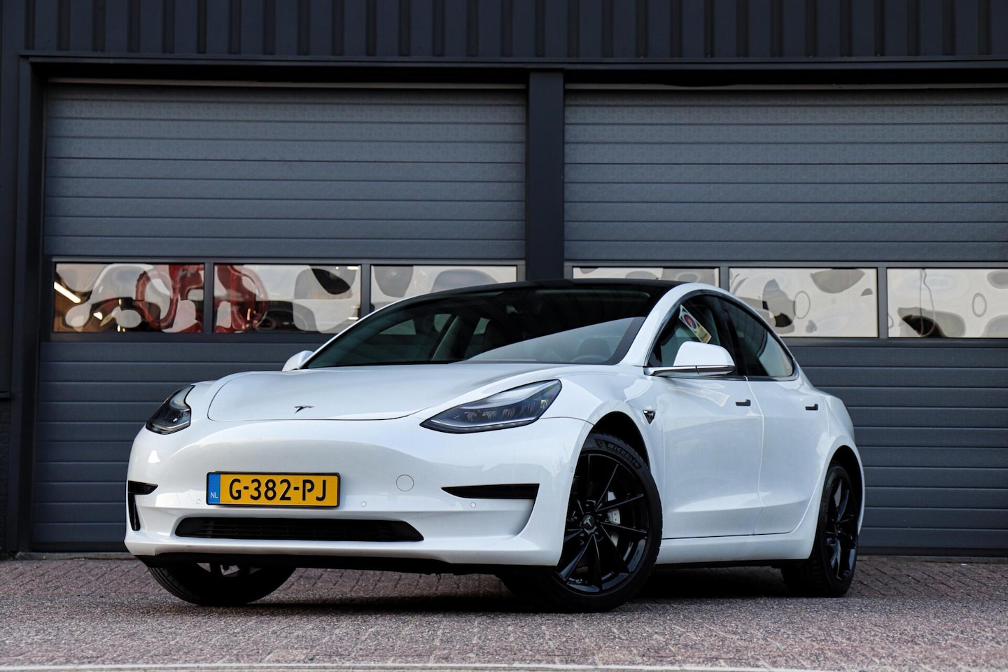 Tesla Model 3 - Standard RWD Plus 60 kWh /AUTOPILOT/LEDER/PANORAMADAK/CAMERA/1E EIGENAAR! - AutoWereld.nl