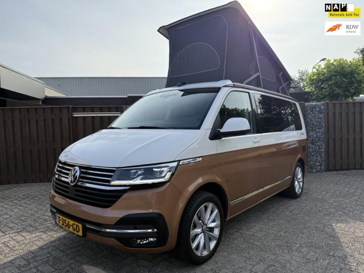 Volkswagen Transporter California - BUSCAMPER MARGE - AutoWereld.nl