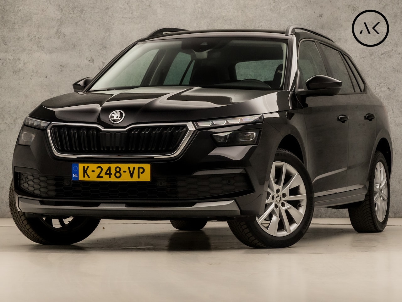 Skoda Kamiq - 1.0 TSI Luxury Sport Automaat (VIRTUAL COCKPIT, APPLE CARPLAY, LEDER/ALCANTARA, STOELVERWA - AutoWereld.nl