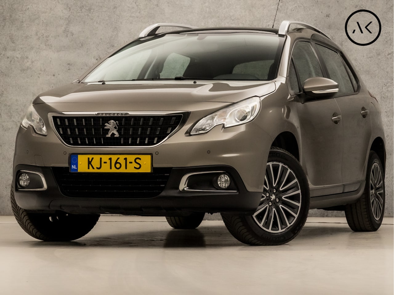Peugeot 2008 - 1.2 PureTech Sport (PANORAMADAK, APPLE CARPLAY, NAVIGATIE, TREKHAAK, SPORTSTOELEN, PARKEER - AutoWereld.nl