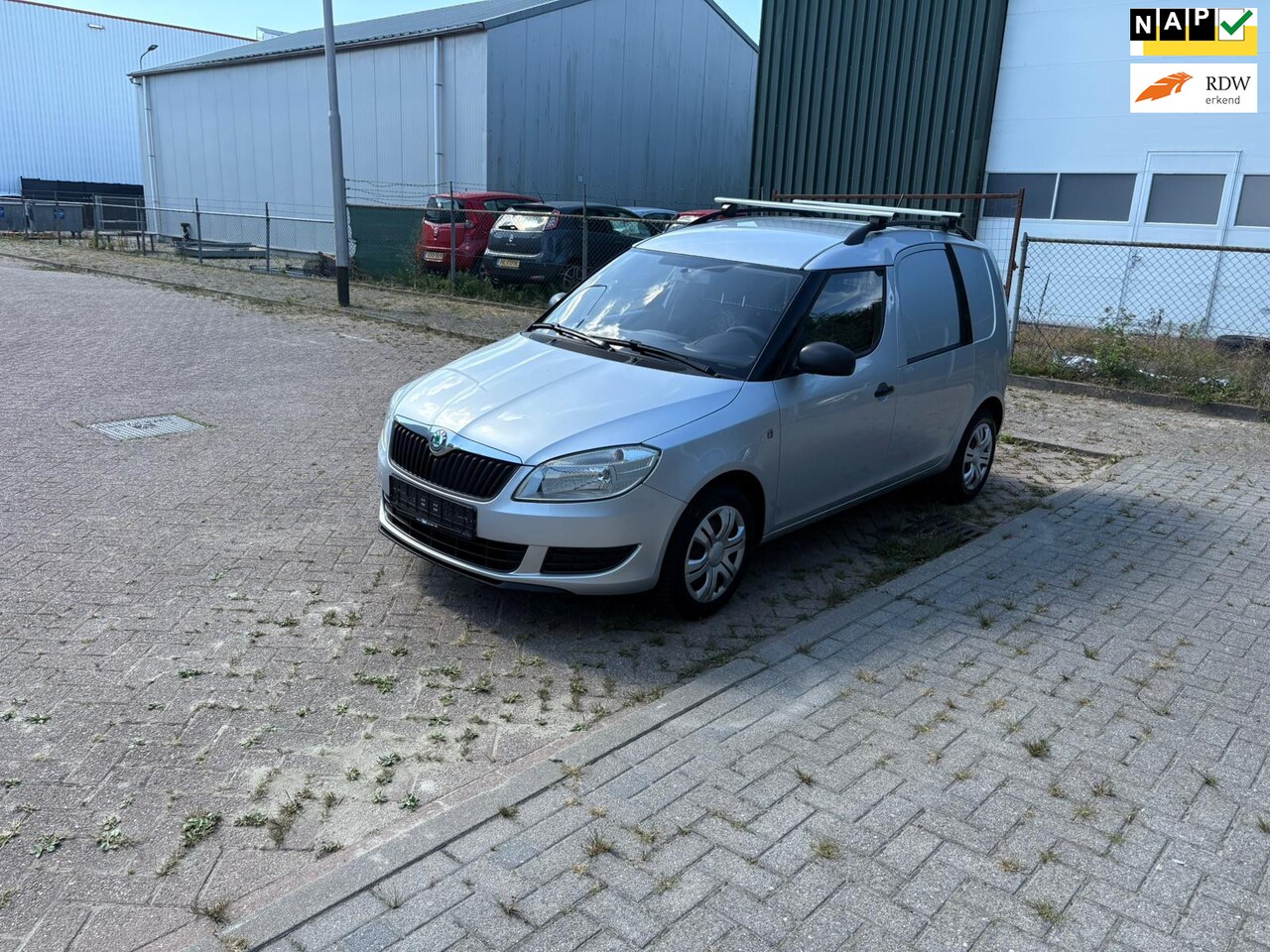 Skoda Praktik - Bestelauto Benzine 2x Zij Deur - AutoWereld.nl