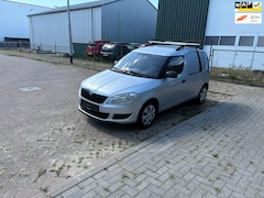 Skoda Praktik - Bestelauto Benzine 2x Zij Deur