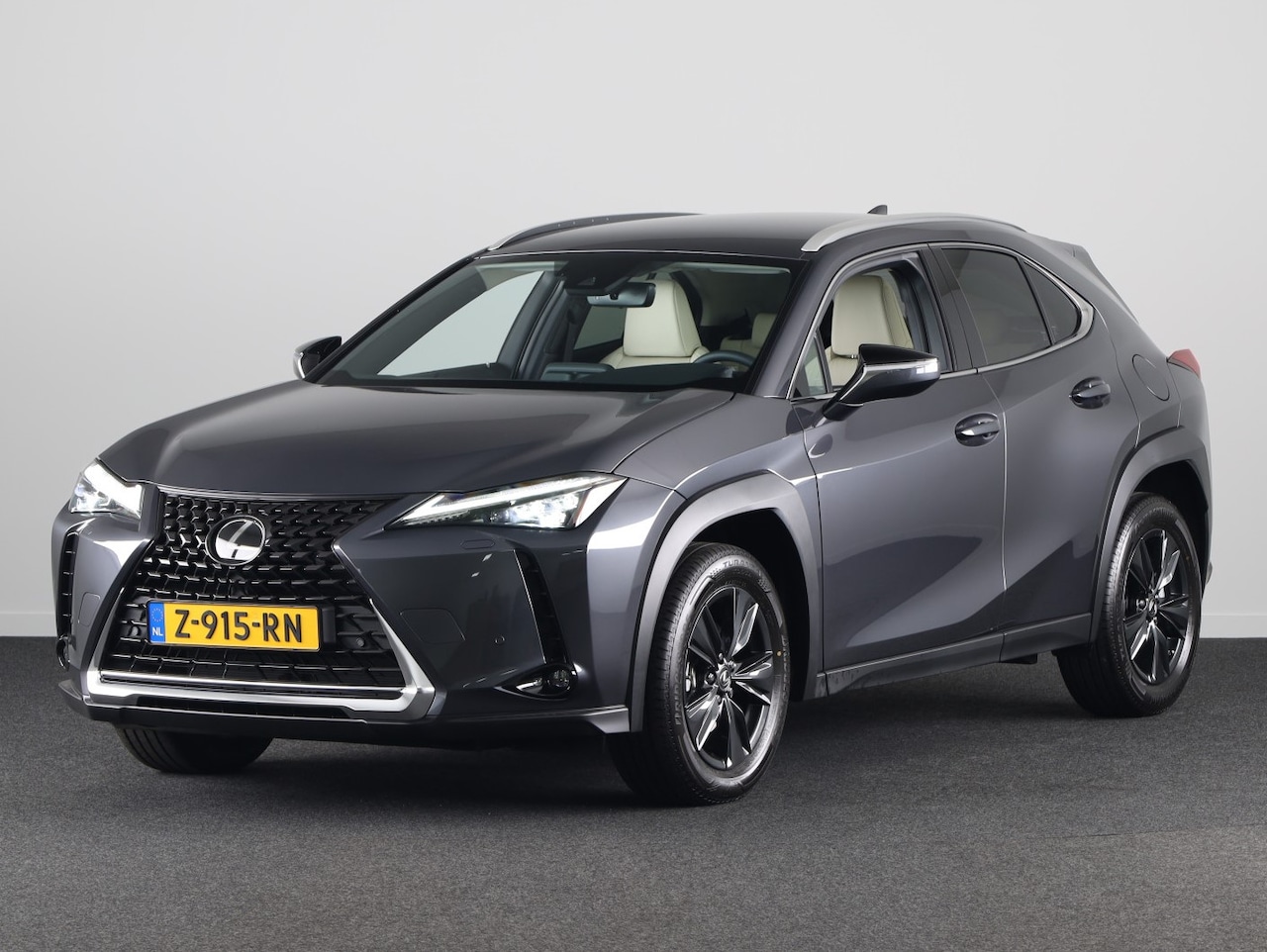 Lexus UX - 250h Luxury Line *DEMO* | Ivoor Leder Interieur + Stoelverwarming | - AutoWereld.nl