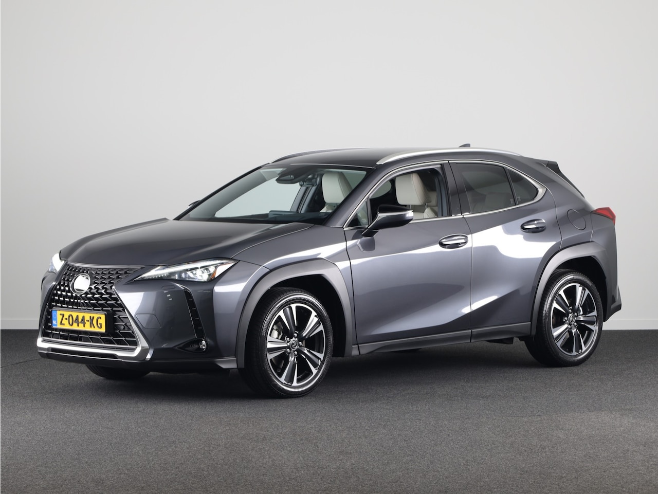 Lexus UX - 300h Luxury Line *DEMO* | Nieuwste model | Premium Pack | - AutoWereld.nl