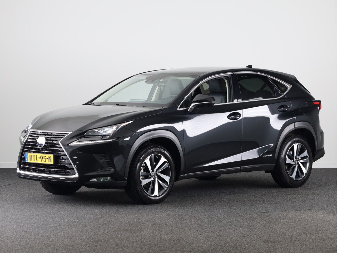 Lexus NX - 300h AWD President Line Limited | Mark Levinson Audio | 360° Camera | Stoelverwarming -/ V - AutoWereld.nl