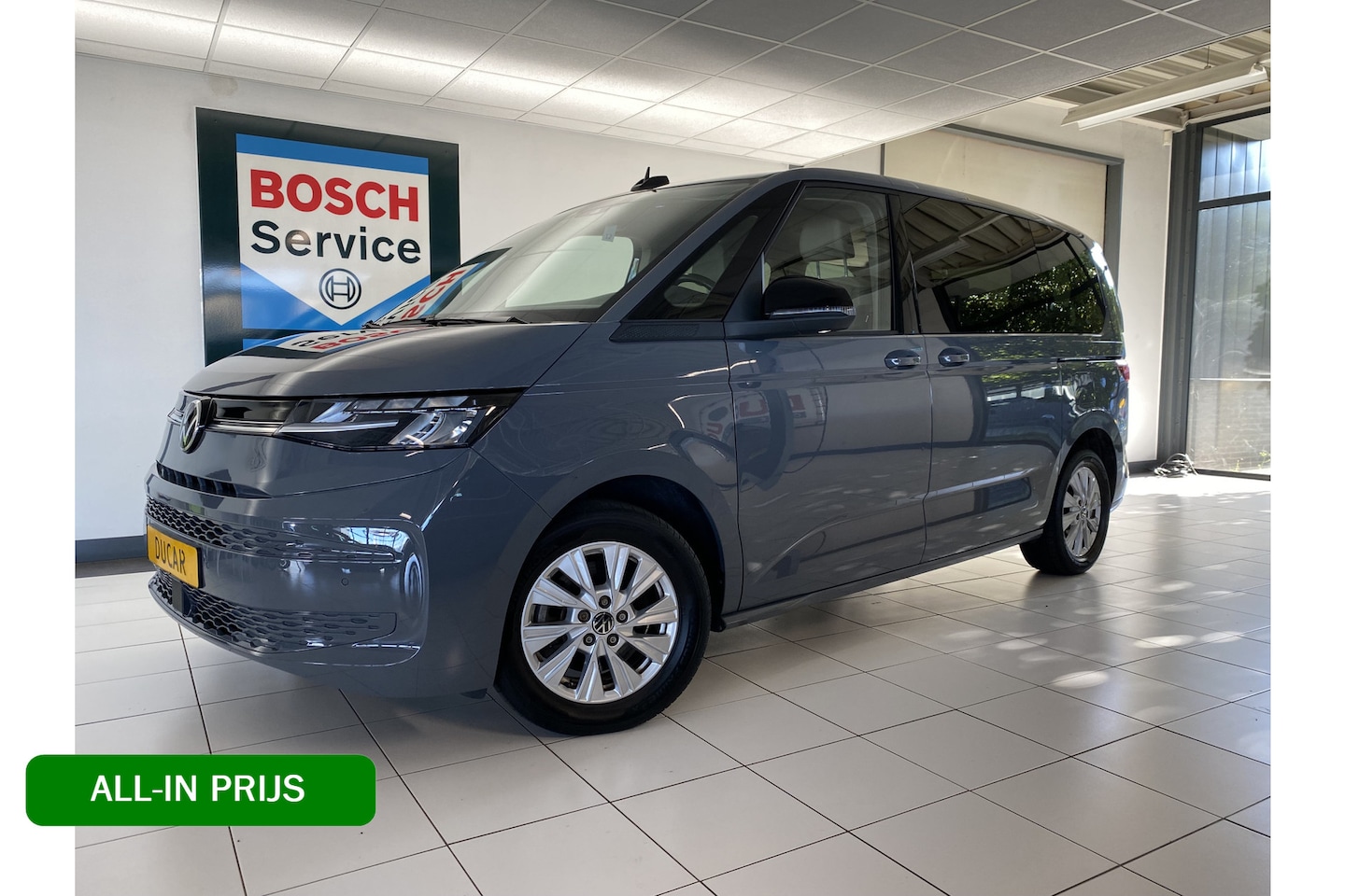 Volkswagen Multivan - 1.4 eHybrid L1H1 Life 7 pers - AutoWereld.nl