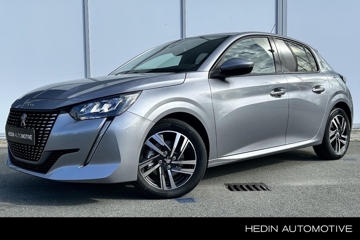 Peugeot 208 - 1.2 Allure Pack 100PK | Navigatie | Camera | Climate Control | Carplay | Cruise Control | - AutoWereld.nl