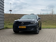 Volvo XC40 - B4 197PK Plus | Trekhaak | Adap Cruise | HK Audio | Stoel&Stuur Verw. | Blis | All-Season