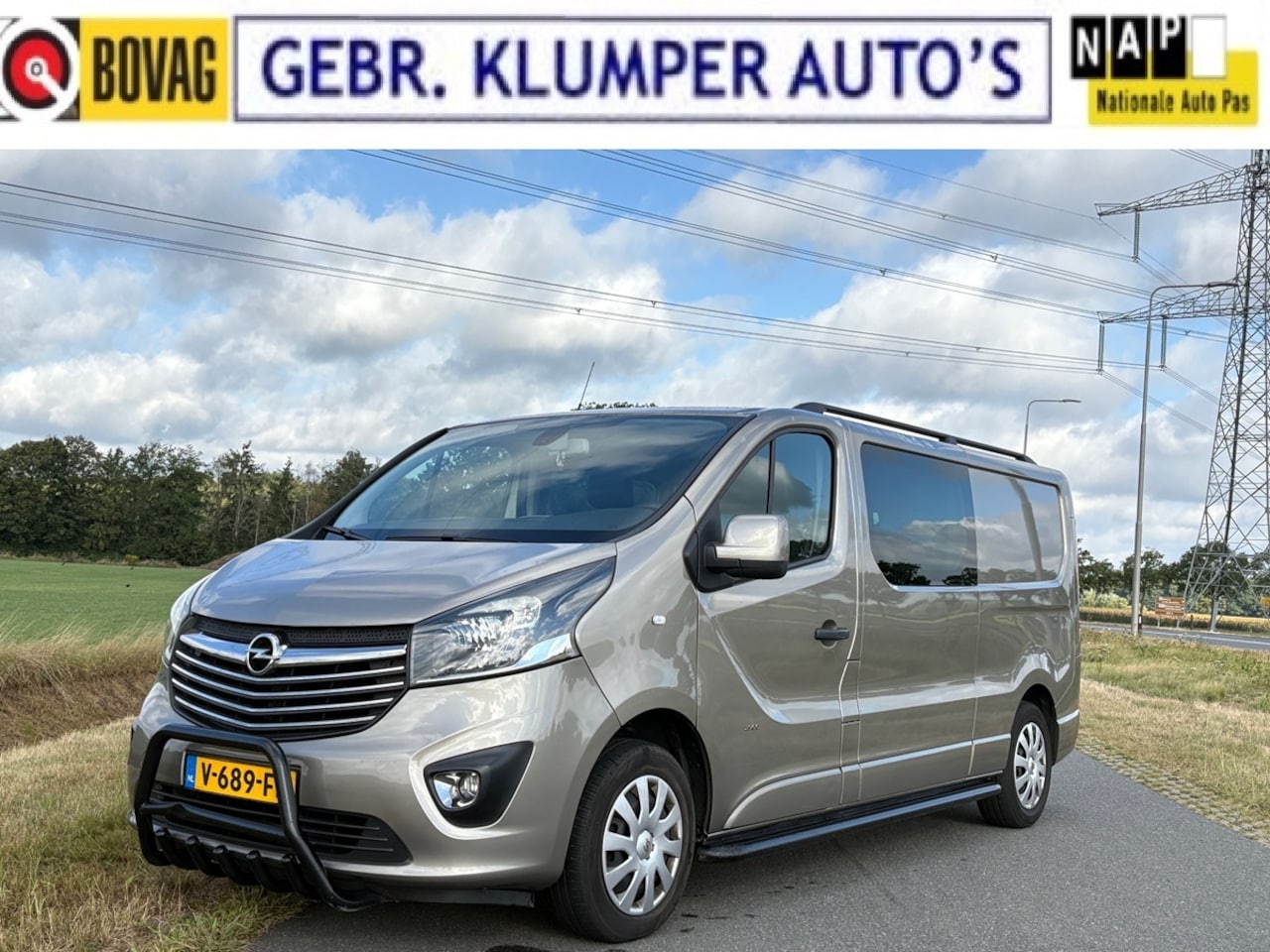 Opel Vivaro - 1.6 CDTI L2H1 DC Sport EcoFlex Navi, Cruise, ECC, Trekhaak, 5-Persoons - AutoWereld.nl