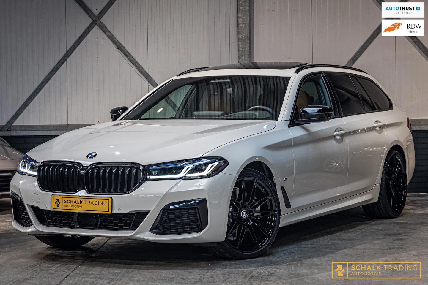 BMW 5-serie Touring - 530i xDrive|M-sport|Laser|FULL|HUD|Pano| - AutoWereld.nl