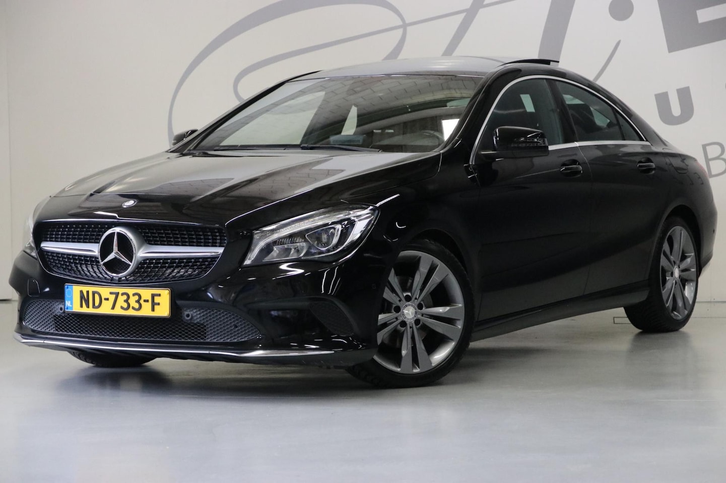 Mercedes-Benz CLA-Klasse - 180/ Panoramadak/ Led koplampen - AutoWereld.nl