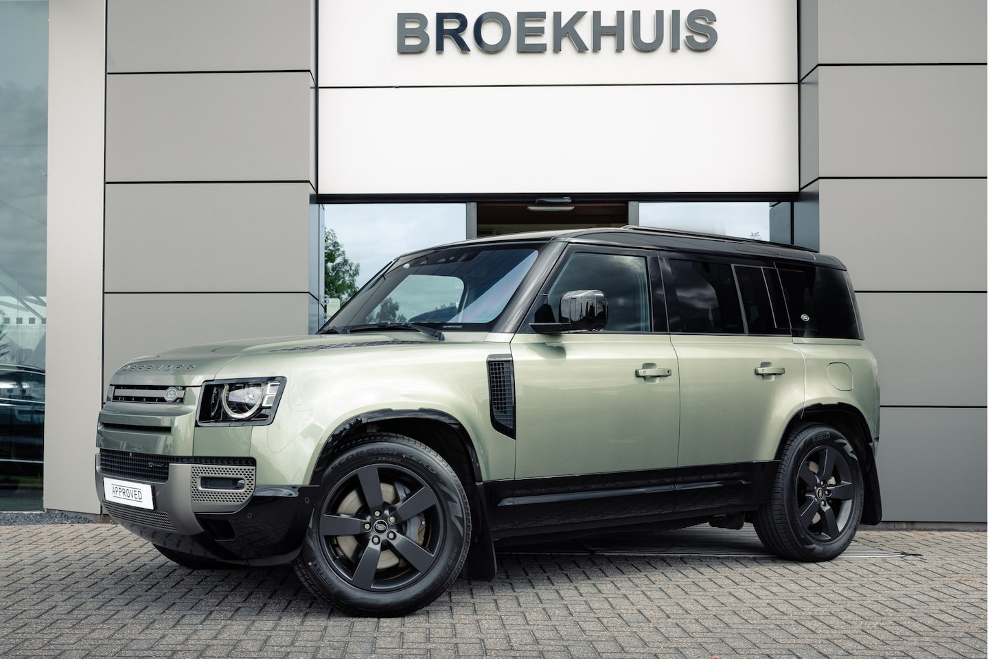 Land Rover Defender 110 - P400e 110 X-Dynamic HSE | Pano | Elektr trekhaak | Stoelkoeling | 3-Zone Climate | ClearSi - AutoWereld.nl