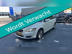 Volvo V50 - 2.0 Sport 145pk Clima Cruise Trekhaak 1350kg. Xenon Historie