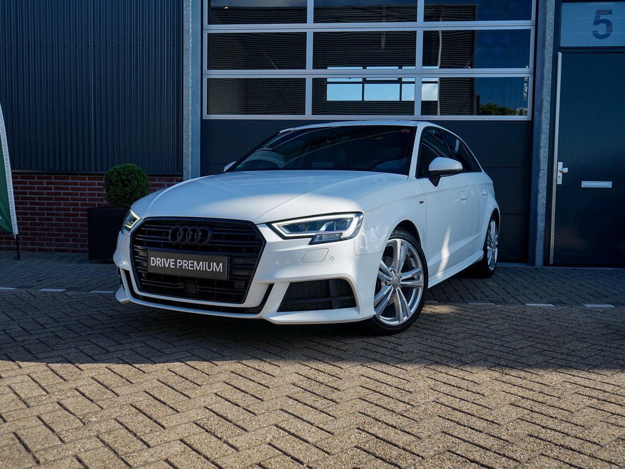 Audi A3 Sportback - 1.5 TFSI CoD Sport S Line Edition 1.5 TFSI CoD Sport S Line Edition - AutoWereld.nl
