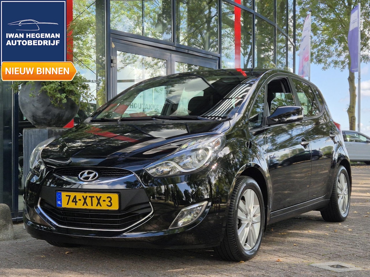 Hyundai ix20 - 1.4i i-Vision | Trekhaak | Panodak | LM Velgen | Electr. ramen | Climate Control - AutoWereld.nl