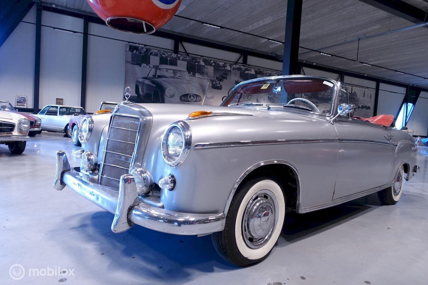 Mercedes-Benz 220 - 220S CABRIOLET MANUAL - AutoWereld.nl