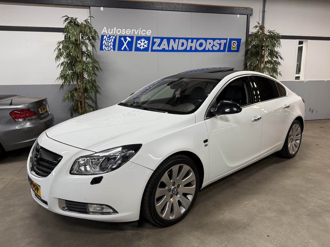 Opel Insignia - 2.8 T Sport 4x4 APK TOT 07/2026!!! - AutoWereld.nl