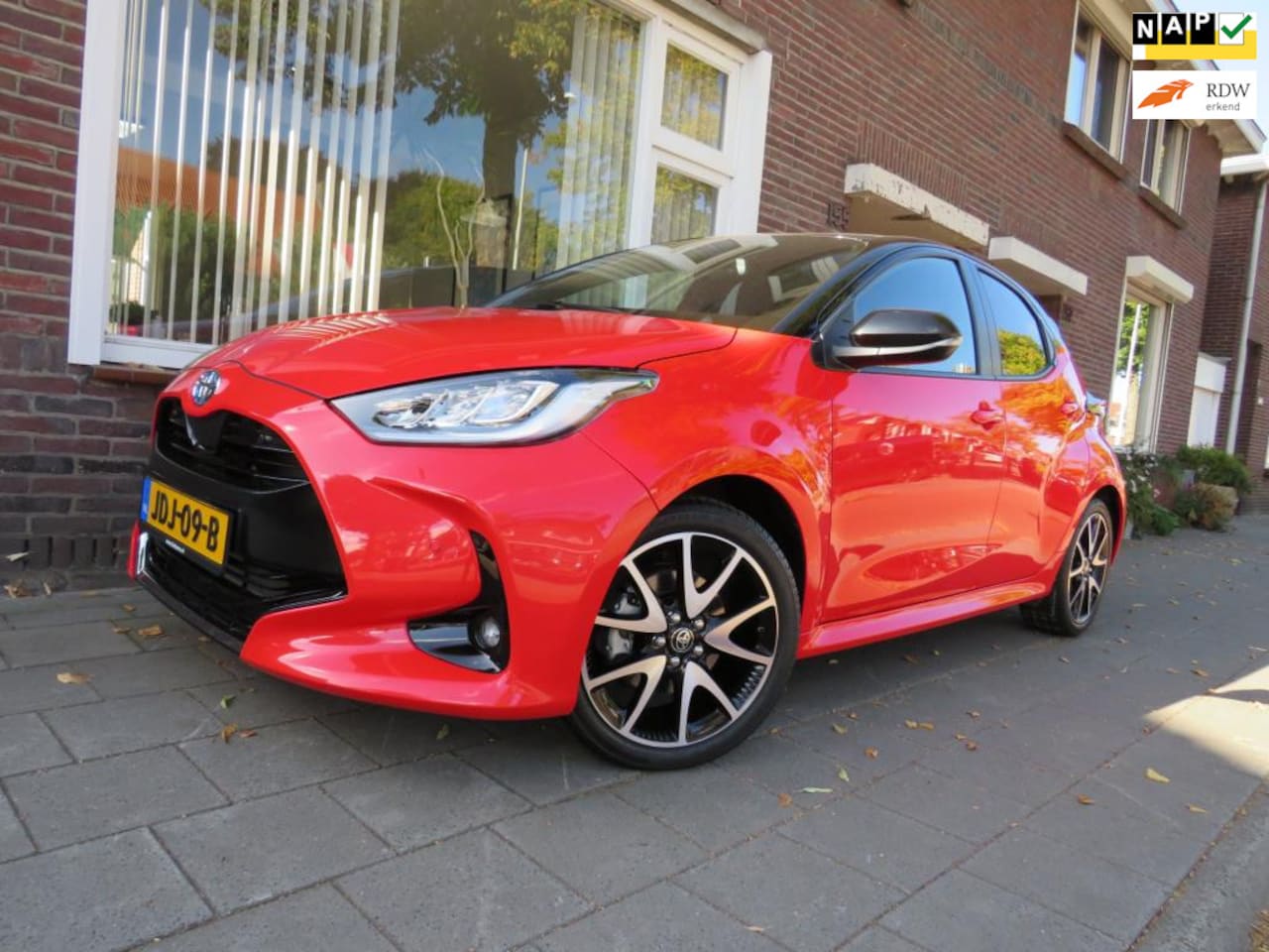 Toyota Yaris - 1.5 Hybrid Executive 7228 Dkm. Veel Opties - AutoWereld.nl