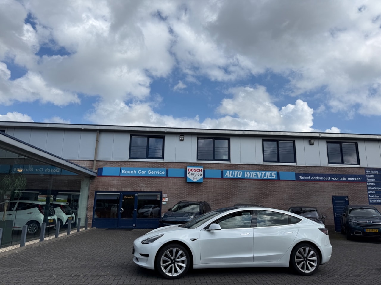 Tesla Model 3 - Standard RWD Plus 60kWh | Leer | Pano - AutoWereld.nl