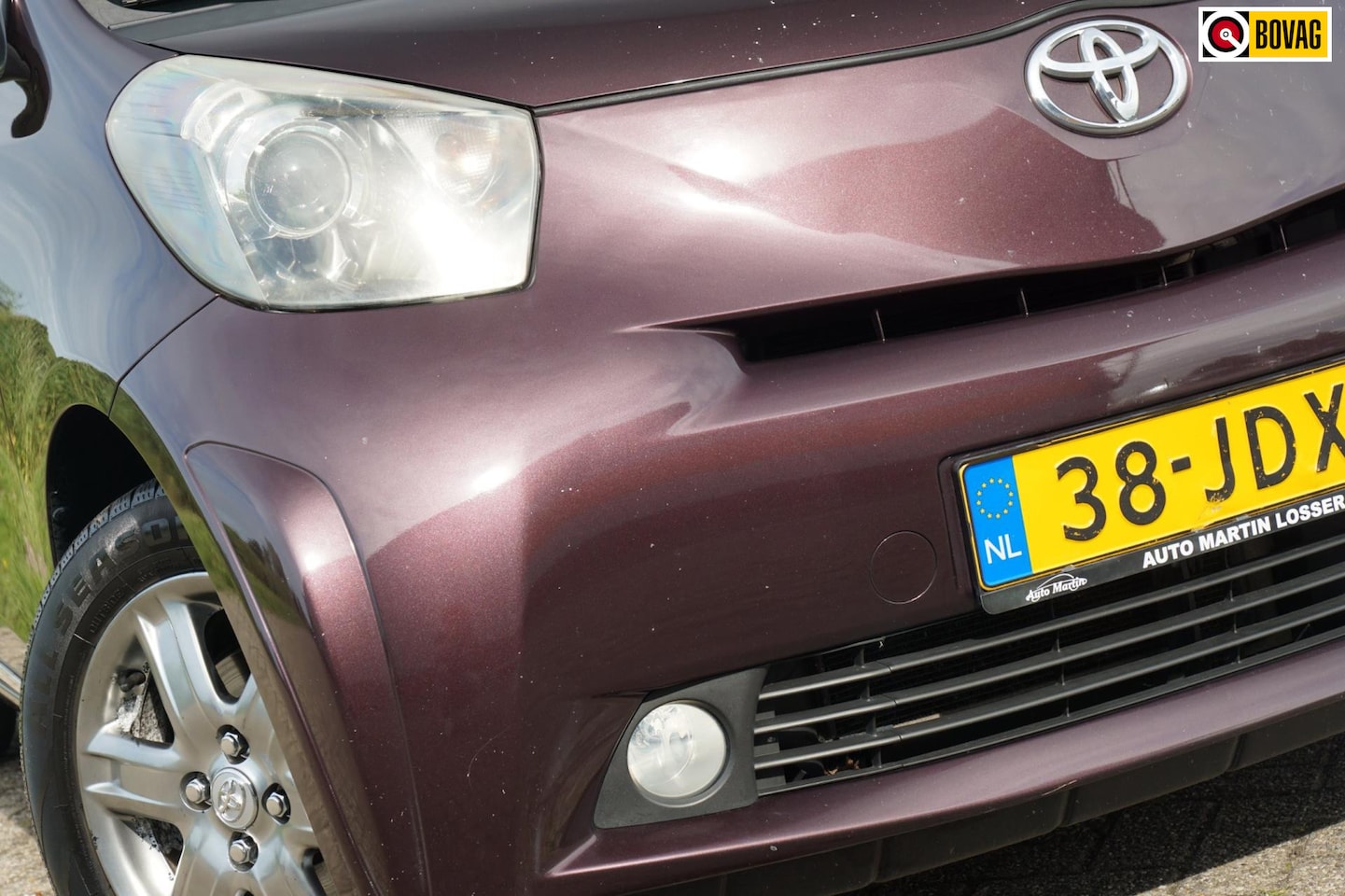 Toyota iQ - 1.0 VVTi Aspiration - Deep Amethyst - Clima/LMV/Navigatie - Keurig - AutoWereld.nl