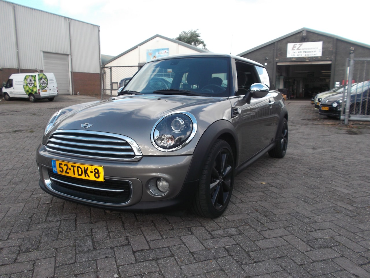 MINI Cooper - Mini 1.6 10 Years II leer navi clima - AutoWereld.nl