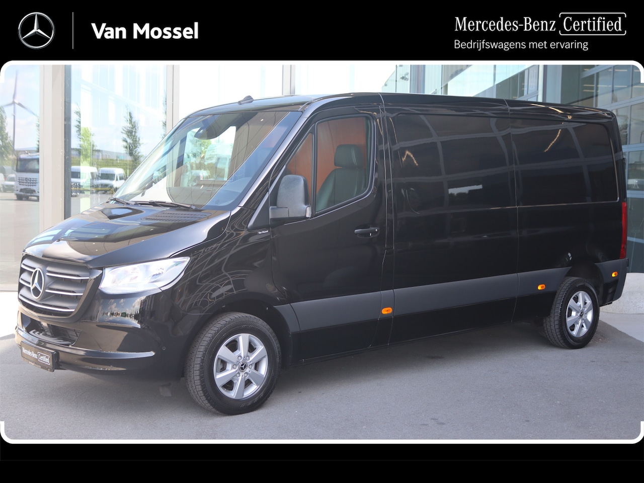 Mercedes-Benz Sprinter - 215 CDI Aut. L2H1 FWD |AIRCO/NAVI/MBUX/CAMERA | Certified - AutoWereld.nl