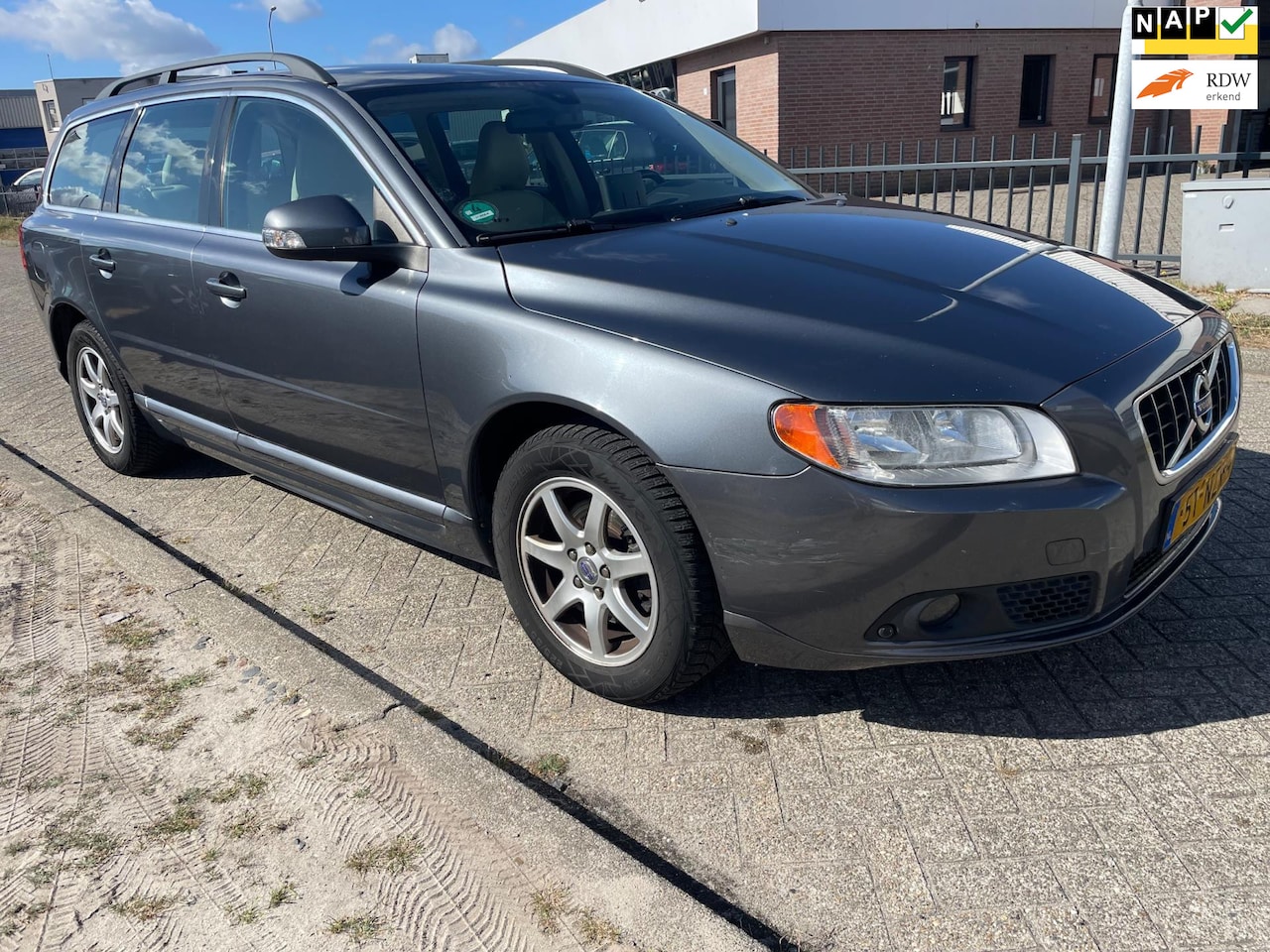 Volvo V70 - AutoWereld.nl