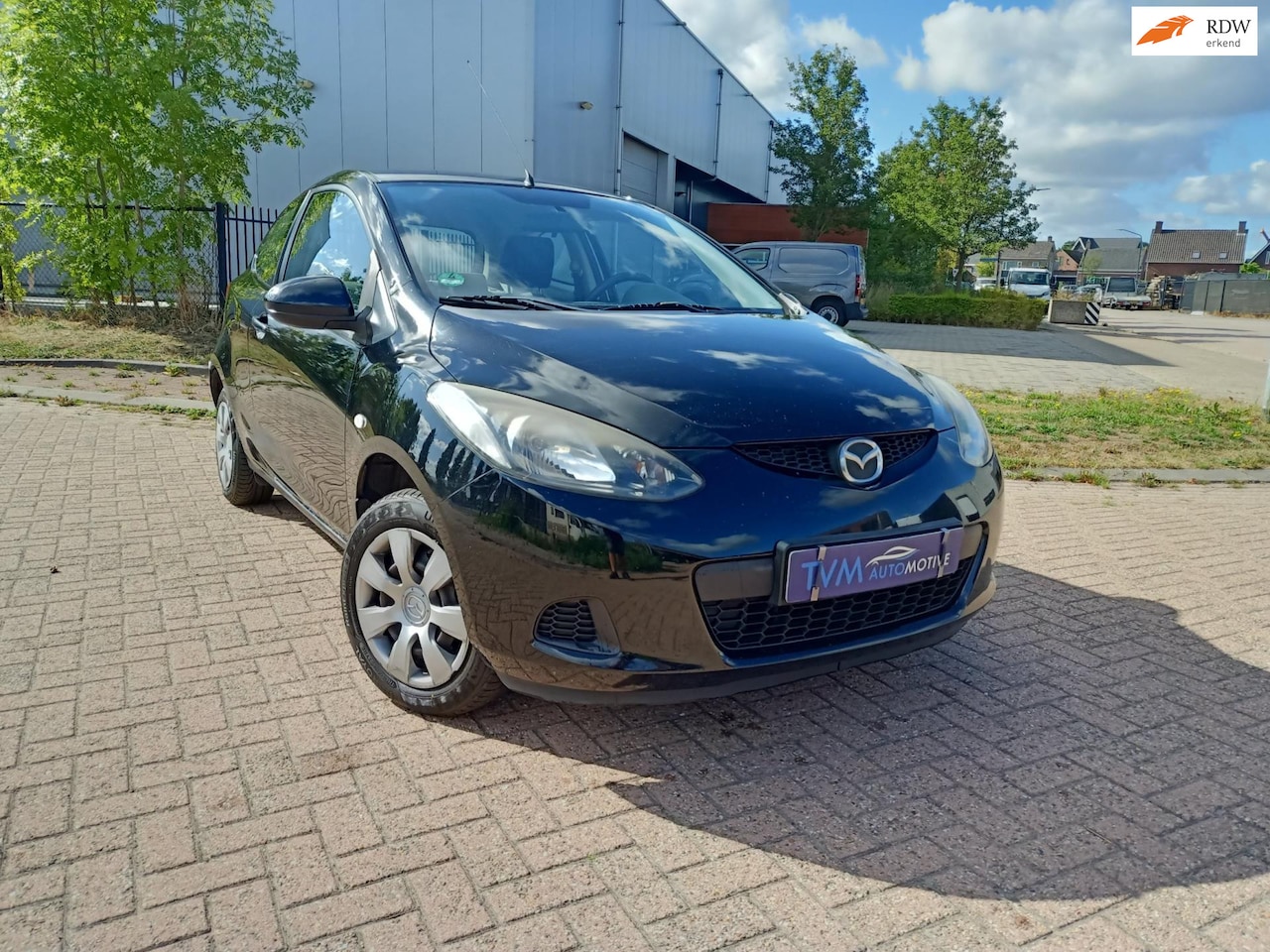 MAZDA 2