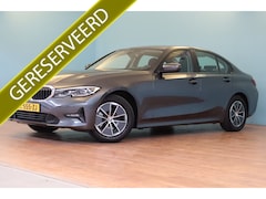 BMW 3-serie - 320i Business Edition Automaat | NAVI | CLIMA | PDC V+A | CRUISE | VIRTUAL COCKPIT |