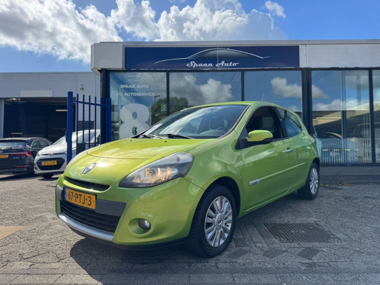 Renault Clio - 1.2 Collection l Airco l LM velgen - AutoWereld.nl