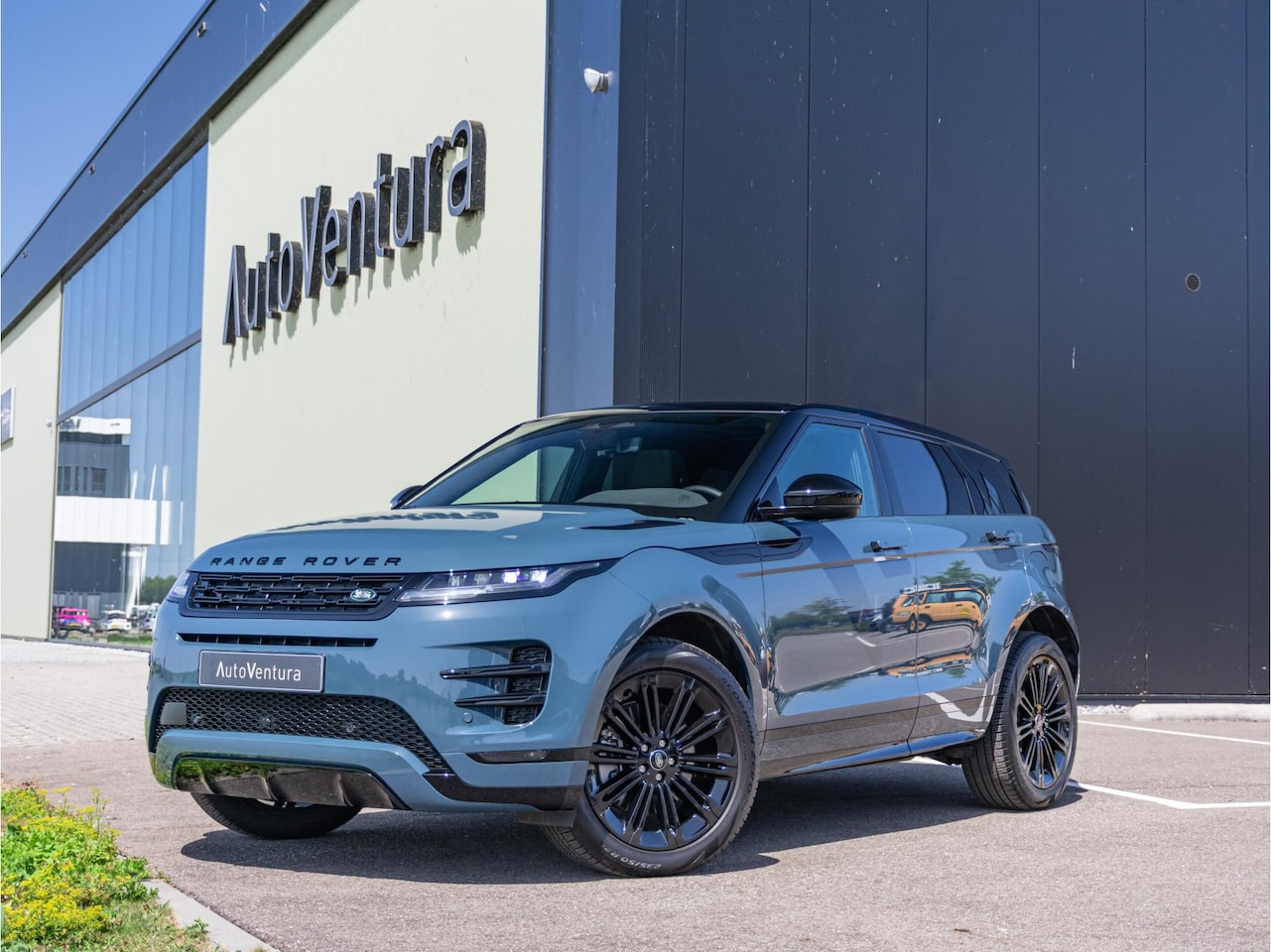 Land Rover Range Rover Evoque - 1.5 P300e PHEV AWD Dynamic HSE Facelift l Black Pack l Pano dak l l Adapt. Cruise l 20" l - AutoWereld.nl
