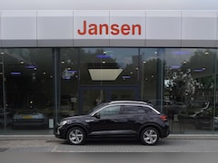 Volkswagen T-Roc - 1.5 TSI R-Line Business+ | Carplay | ACC | Camera | Navi | Trekhaak