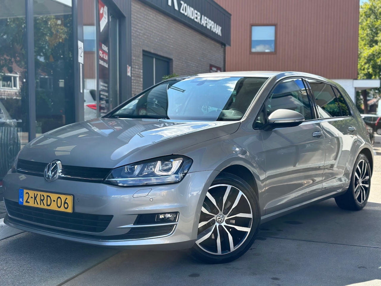 Volkswagen Golf - 1.4 TSI ACT Highline | Stoelverw. | keyless | veel meer - AutoWereld.nl
