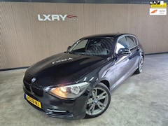 BMW 1-serie - 118i Business | Clima | Navi | Pano | Cruise | PDC & Camera| Stoelverwarming |