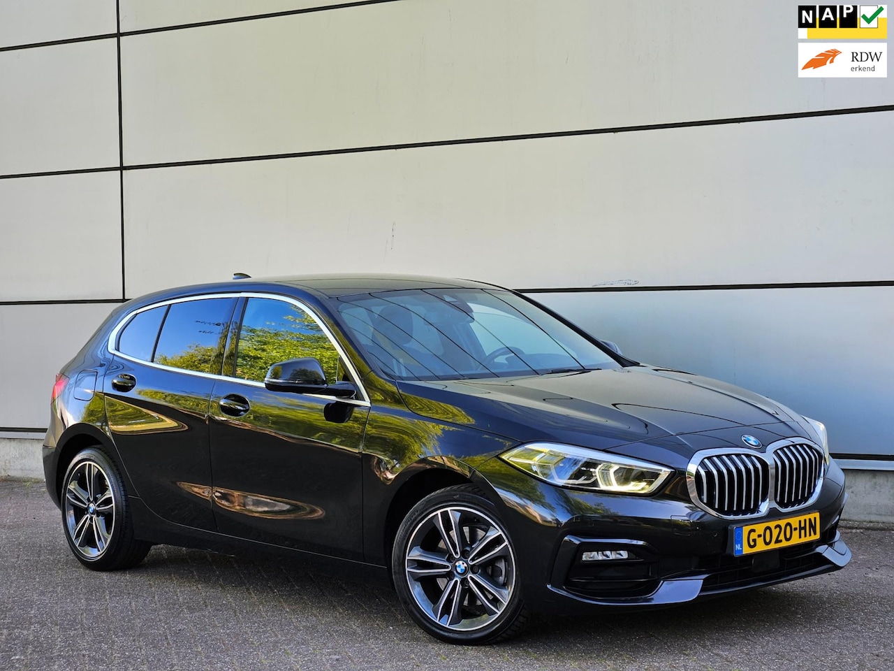 BMW 1-serie - 118i Executive Edition 2e Eignr |Automaat |Virtual |Keyless |Led |Orig NL Auto |Lmv |Boekj - AutoWereld.nl