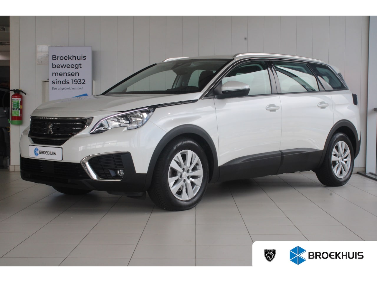 Peugeot 5008 - 1.2 Turbo 130-PK Blue Lease Executive | NAVIGATIE | PDC | ALL-SEASON BANDEN | 17'' LICHTME - AutoWereld.nl