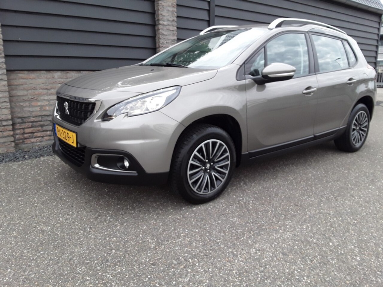 Peugeot 2008 - 1.2 PURET. BLUE LION - AutoWereld.nl