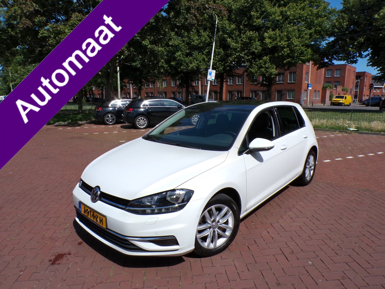 Volkswagen Golf - 1.0 TSI Comfortline automaat carplay digitaal dashboard - AutoWereld.nl