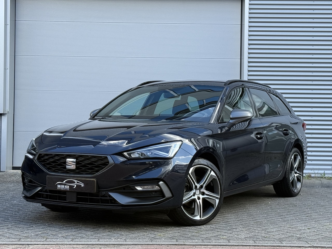 SEAT Leon Sportstourer - 1.0 eTSI FR Business Intense | Virtual | Apple Carplay | Clima | 18'' Inch - AutoWereld.nl